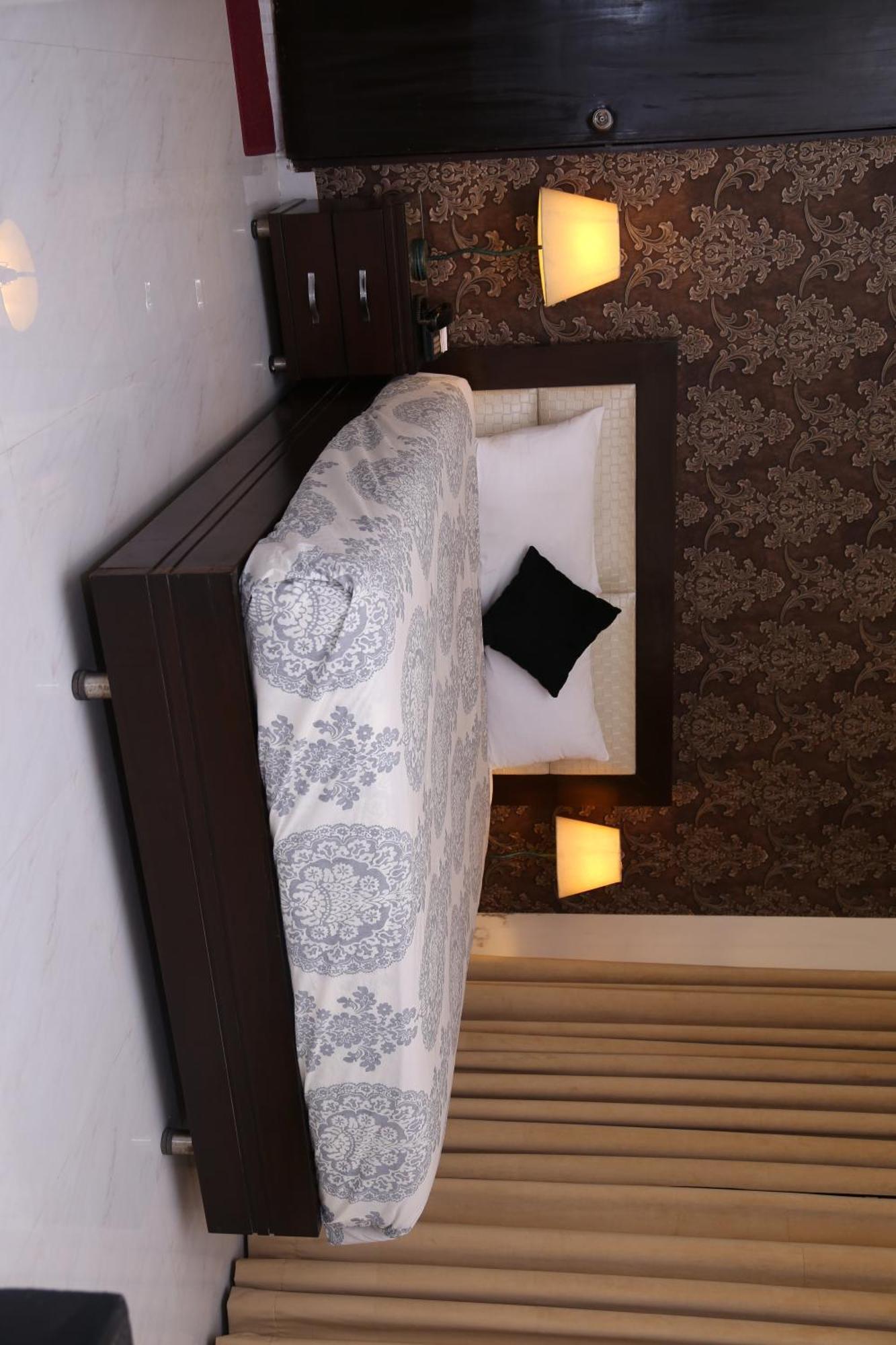 Royal Elegance Hotel Лахор Экстерьер фото